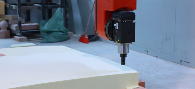 Five axis CNC machining center(图4)